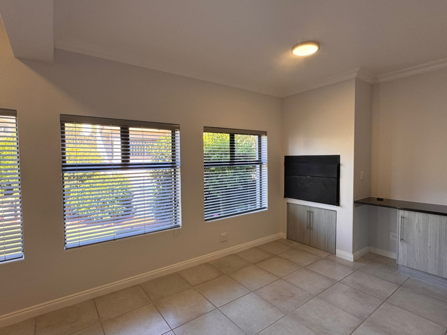 4 Bedroom Property for Sale in Hartenbos Heuwels Western Cape